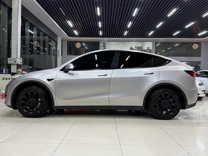 Фото 4 - Tesla Model Y