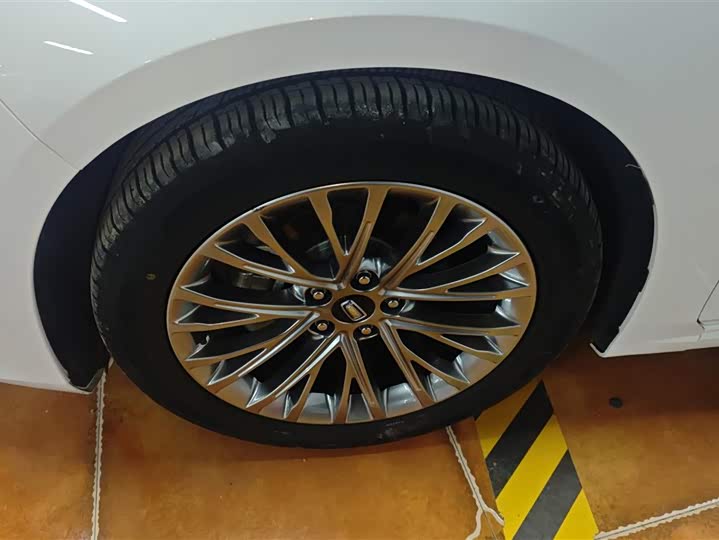 Фото 6 - Bestune B70