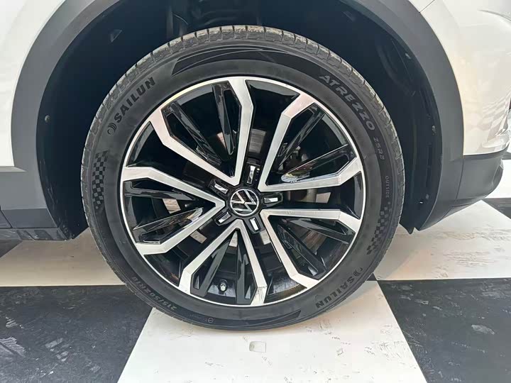 Фото 5 - Volkswagen T-Roc