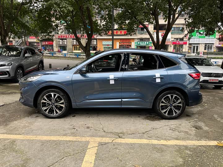 Фото 4 - Ford Escape