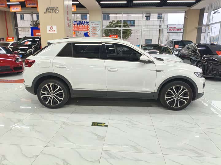 Фото 4 - Volkswagen T-Roc