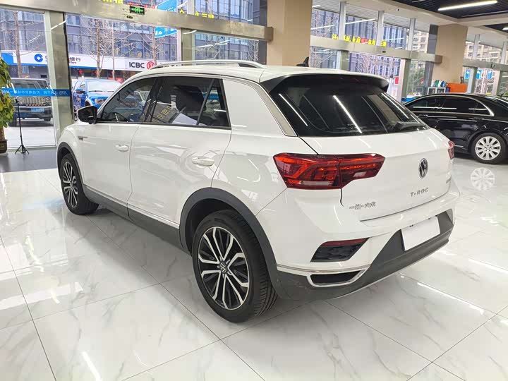 Фото 7 - Volkswagen T-Roc