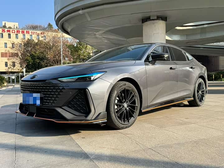 Фото 1 - Changan UNI-V