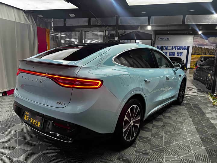 Фото 7 - Luxeed R7