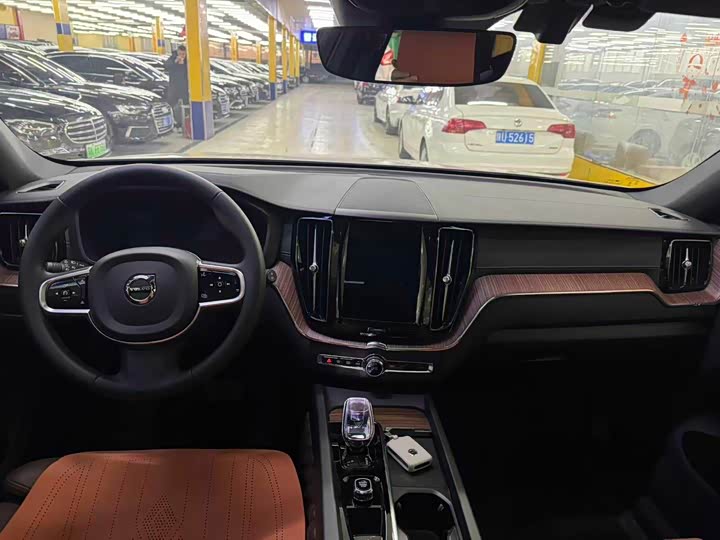 Фото 4 - Volvo XC60 Hybrid