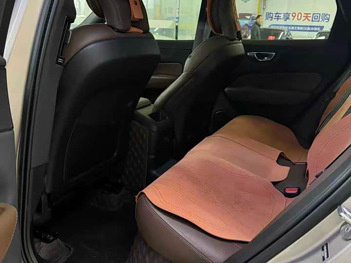 Фото 6 - Volvo XC60 Hybrid