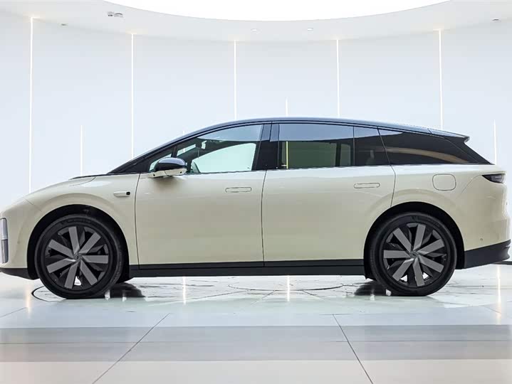 Фото 3 - LiXiang i6