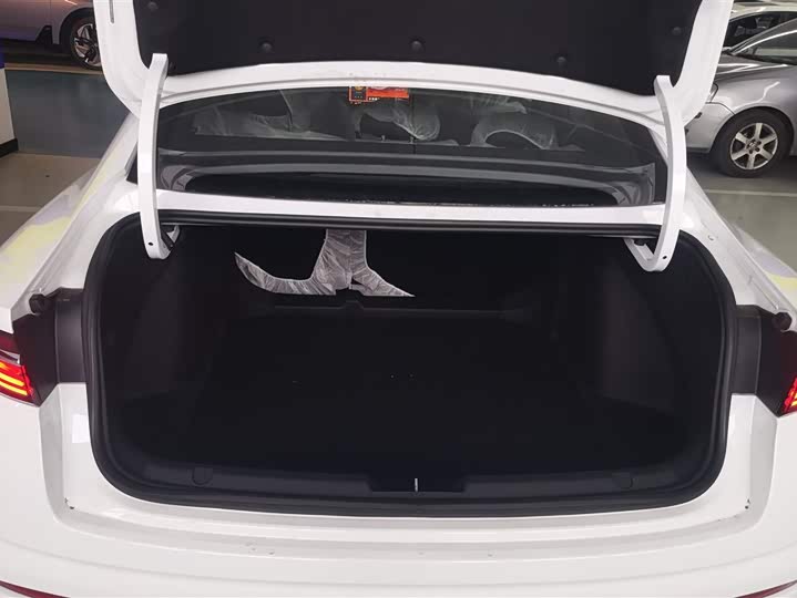 Photo 4 - Geely Preface