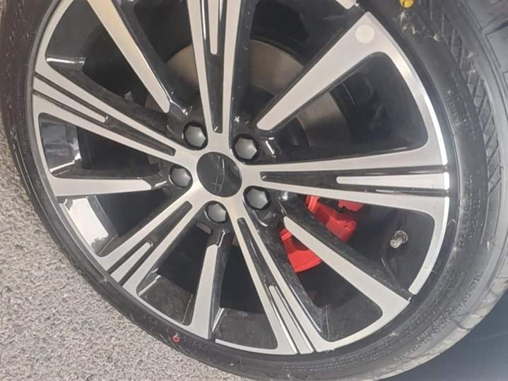 Photo 6 - Geely Preface