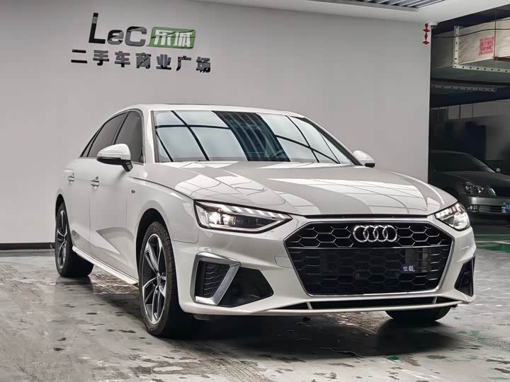 Фото 3 - Audi A4L