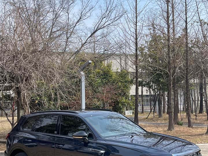 Фото 3 - Volkswagen Touareg