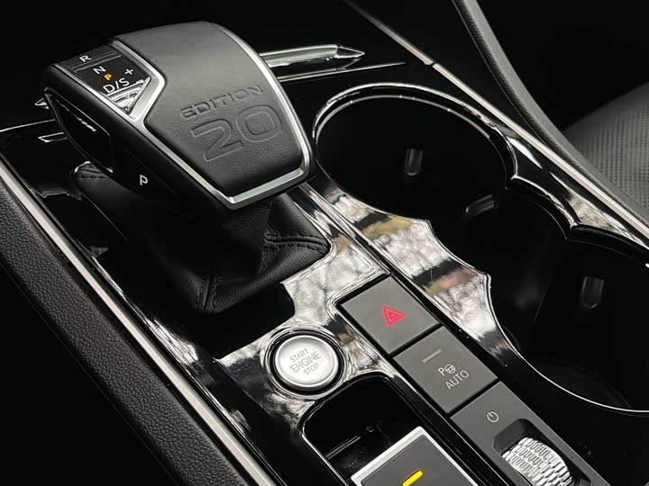 Фото 8 - Volkswagen Touareg