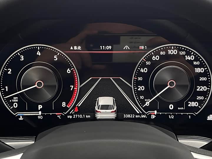 Фото 9 - Volkswagen Touareg