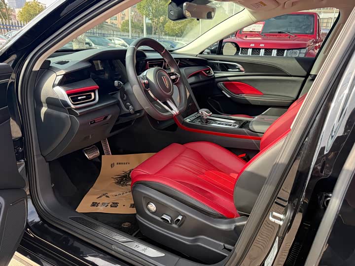 Фото 8 - Hongqi H6