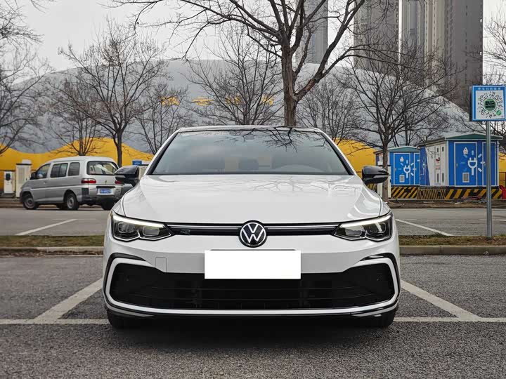 Фото 2 - Volkswagen Golf