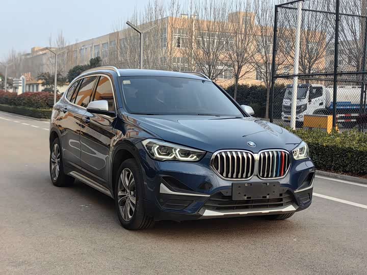 Фото 3 - BMW X1 Hybrid