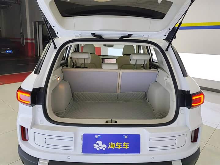 Фото 4 - Geely Icon