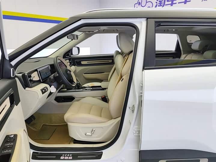 Фото 9 - Geely Icon