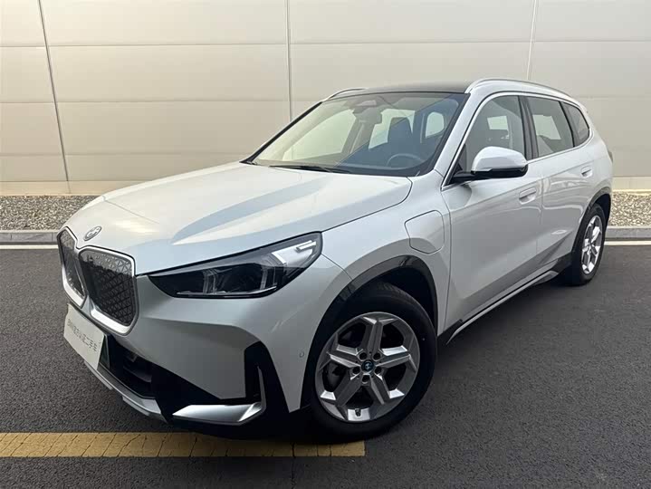 Фото 1 - BMW iX1