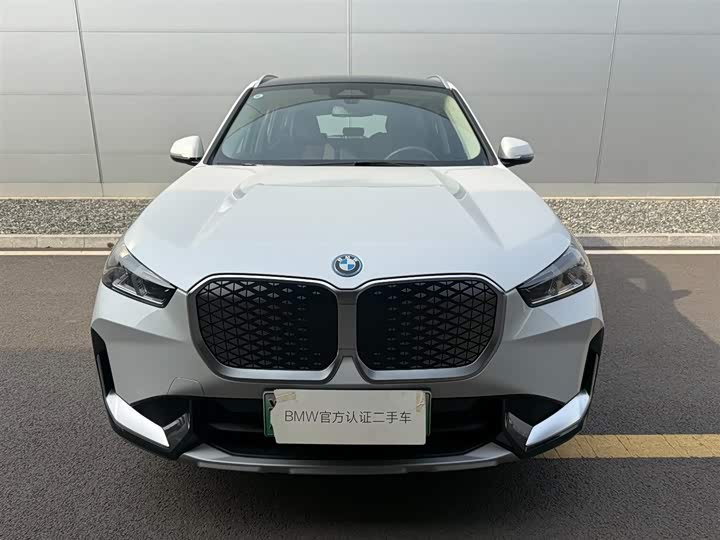 Фото 2 - BMW iX1