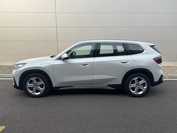 Фото 5 - BMW iX1