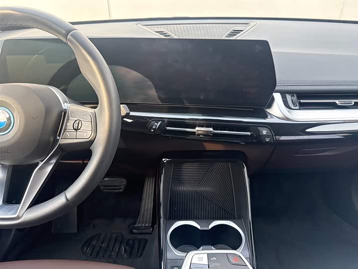 Фото 7 - BMW iX1