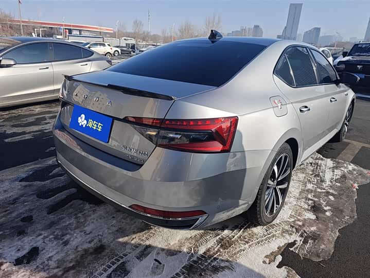Фото 3 - Skoda Superb