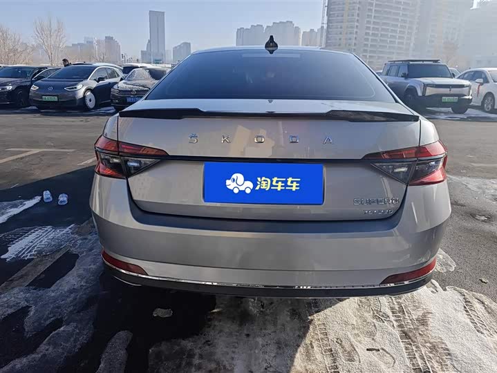 Фото 4 - Skoda Superb