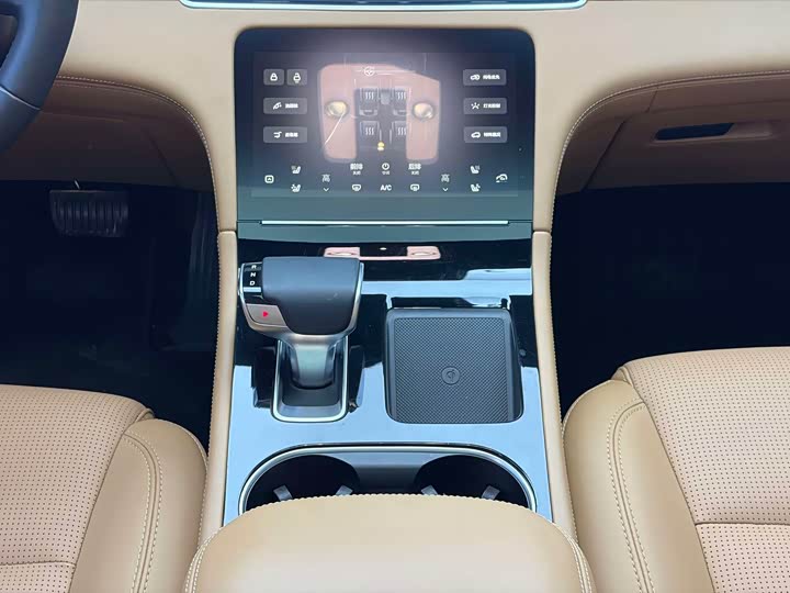 Фото 8 - LiXiang One