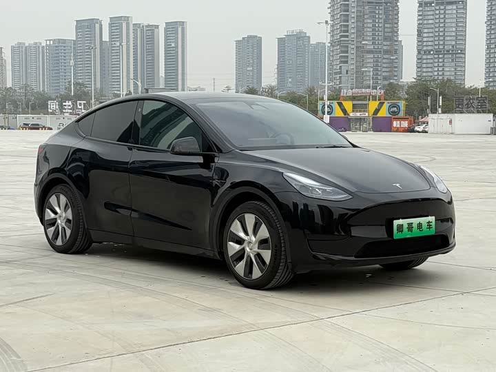 Фото 3 - Tesla Model Y