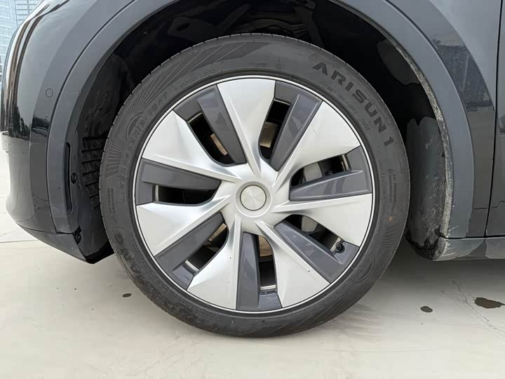 Фото 9 - Tesla Model Y