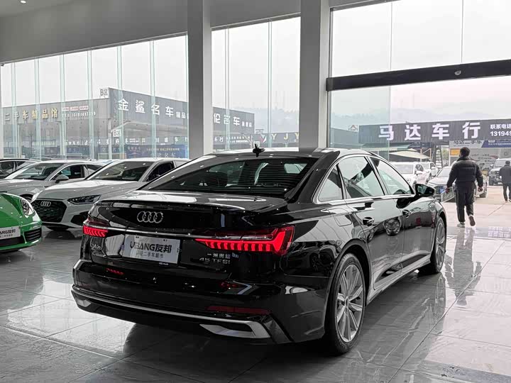 Фото 4 - Audi A6L