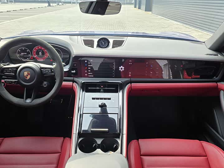 Фото 9 - Porsche Panamera