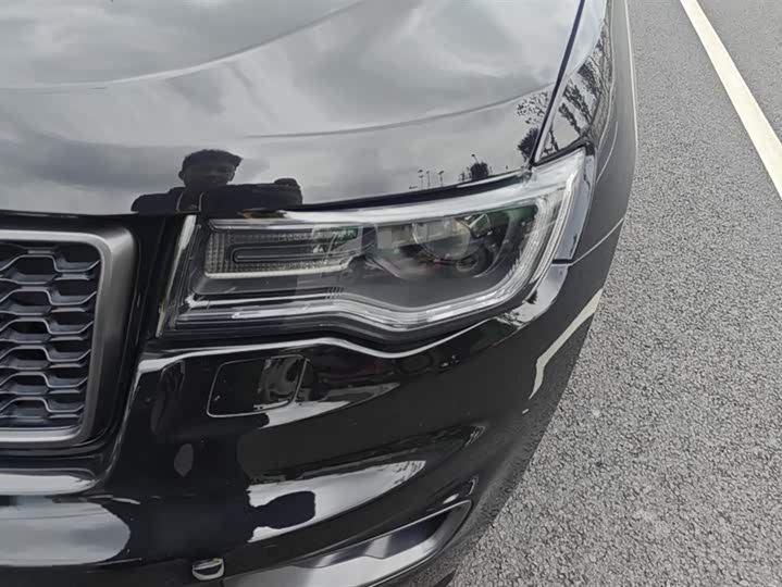 Фото 5 - Jeep Grand Cherokee