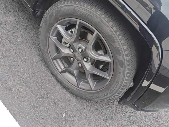 Фото 6 - Jeep Grand Cherokee