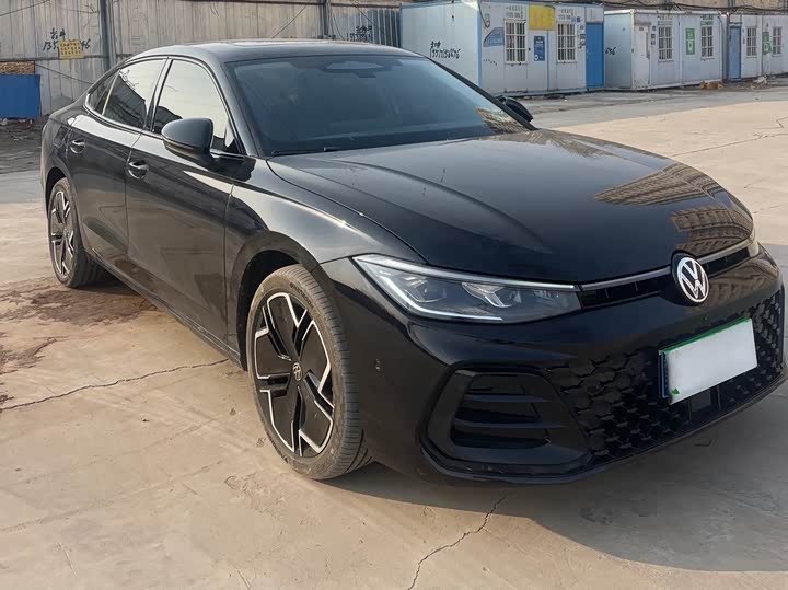 Фото 1 - Volkswagen Passat