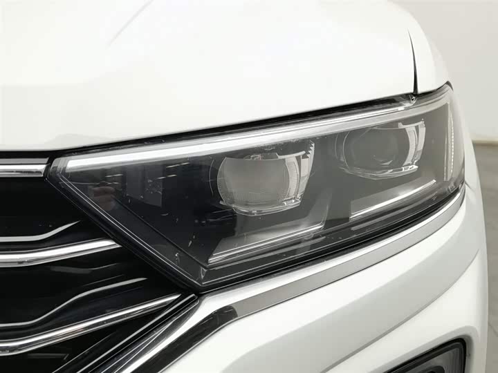 Фото 7 - Volkswagen T-Roc