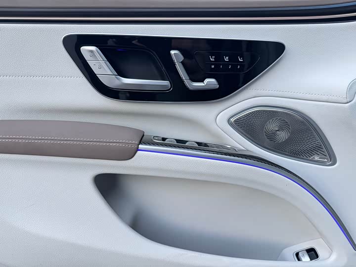 Фото 8 - Mercedes-Benz EQS AMG