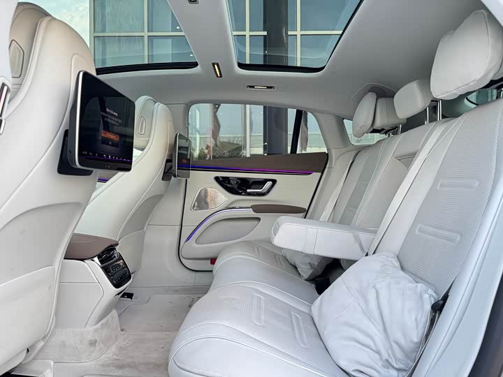 Фото 9 - Mercedes-Benz EQS AMG