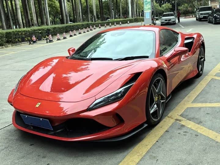 Фото 1 - Ferrari F8