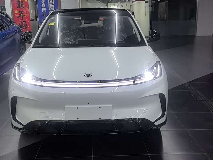 Фото 2 - BAIC Arcfox T1