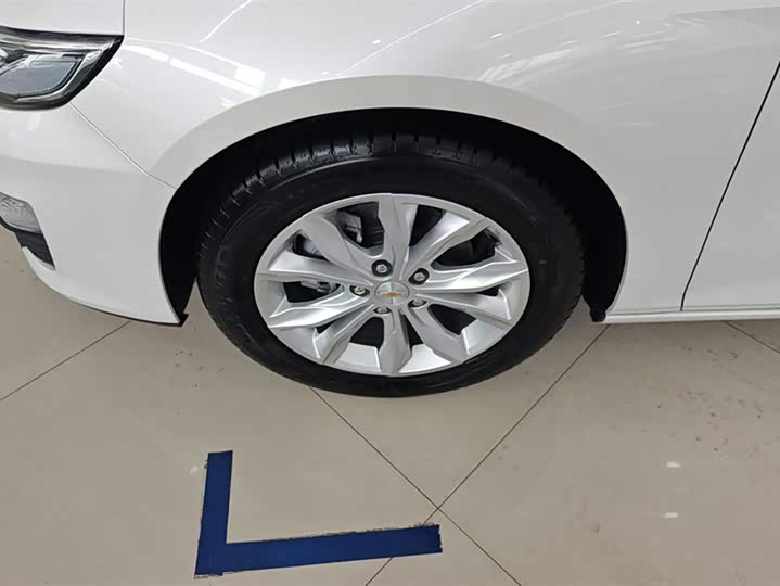 Фото 6 - Chevrolet Malibu XL