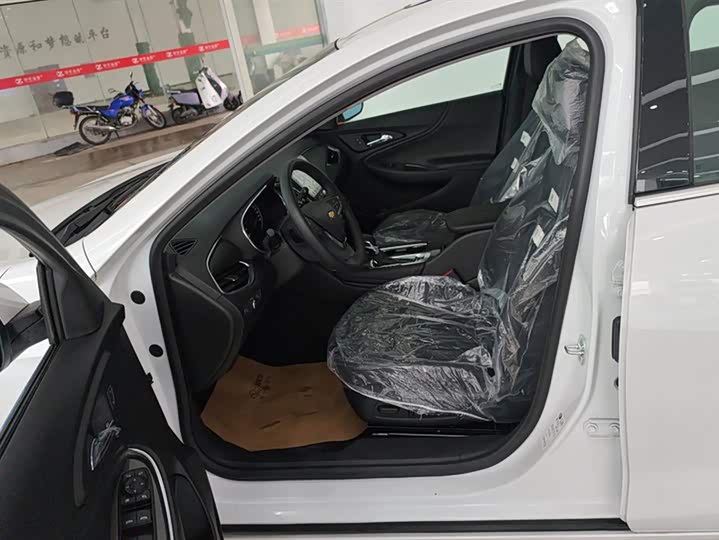 Фото 9 - Chevrolet Malibu XL