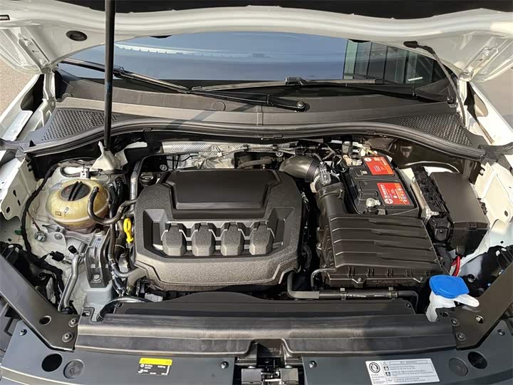 Фото 8 - Volkswagen Tiguan L Pro