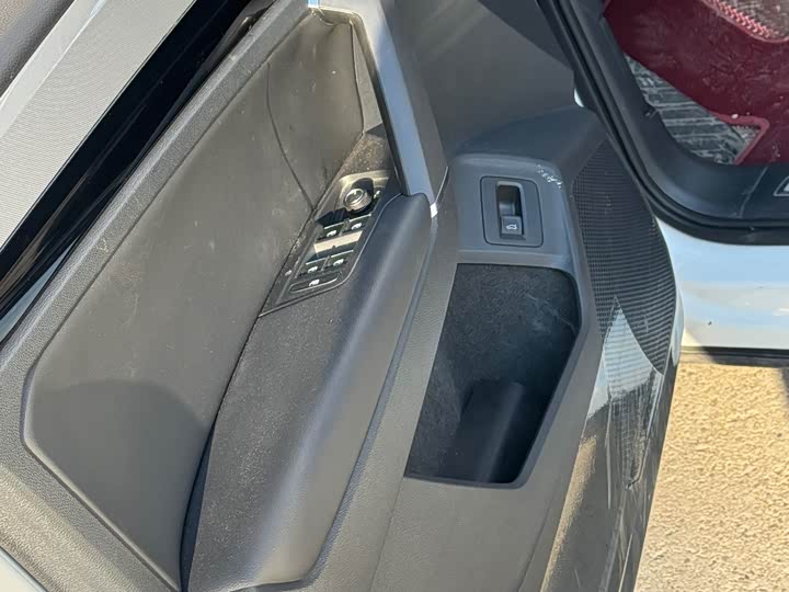 Volkswagen Tayron 2022 2022款 280TSI 两驱豪华智联版