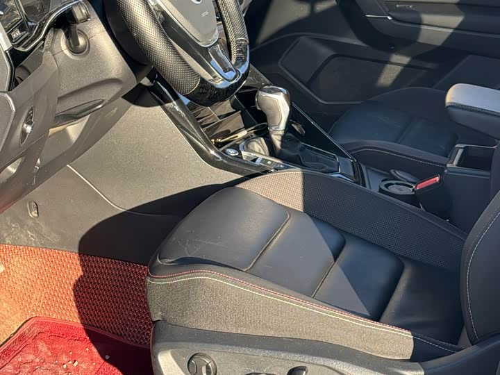 Volkswagen Tayron 2022 2022款 280TSI 两驱豪华智联版