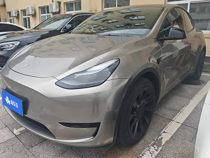 Фото 1 - Tesla Model Y