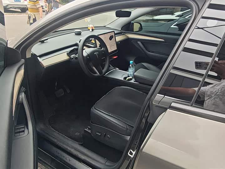 Фото 9 - Tesla Model Y