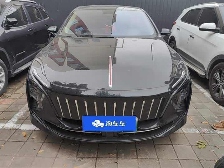 Фото 2 - Hongqi E-QM5