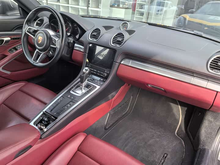 Фото 2 - Porsche 718